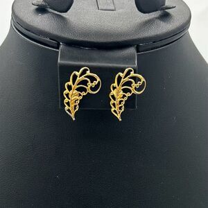 Avon Vintage Gold Tone Plume Feather Clip-On Earrings Fashion Jewelry